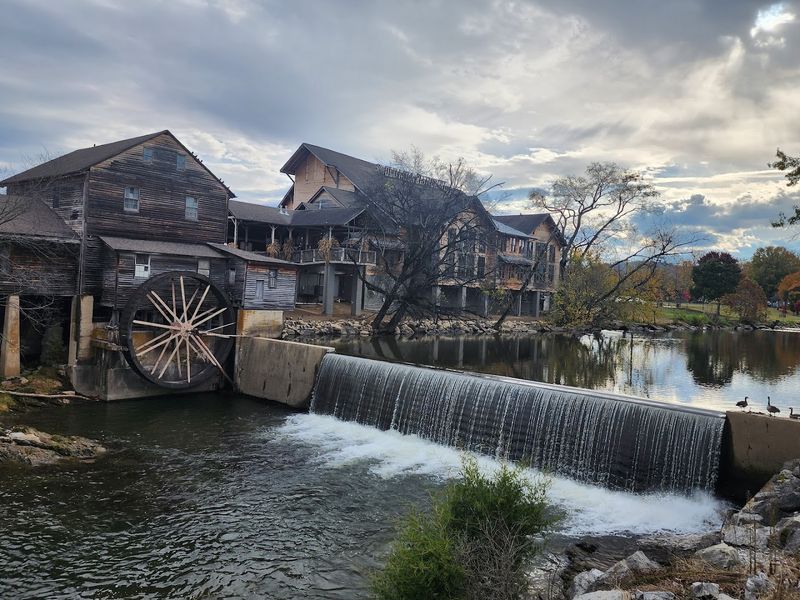 The Old Mill Restaurant (Pigeon Forge)