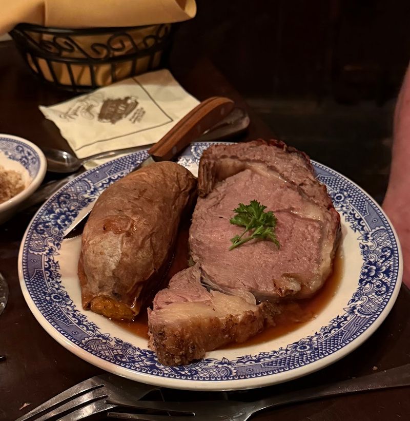The Prime Rib That Keeps Diners Coming Back