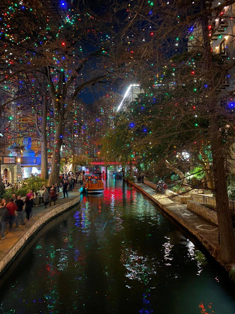 The River Walk (San Antonio) The River Walk (San Antonio)