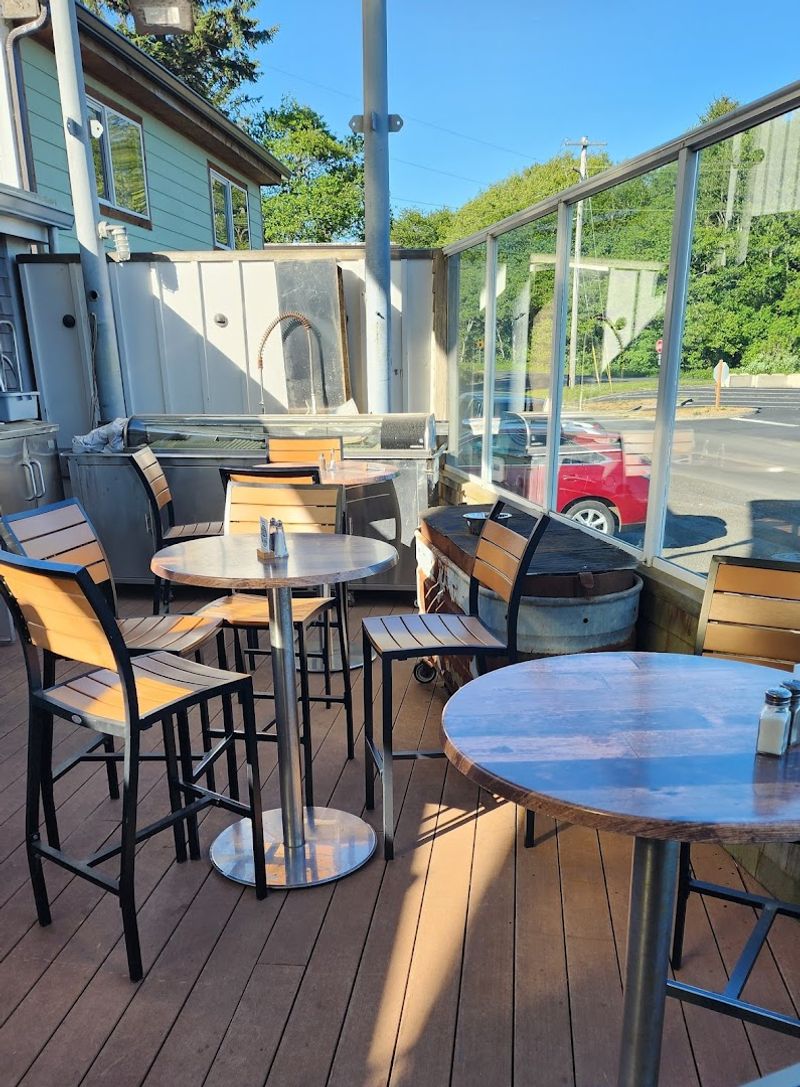 The Schooner Restaurant & Lounge - Netarts