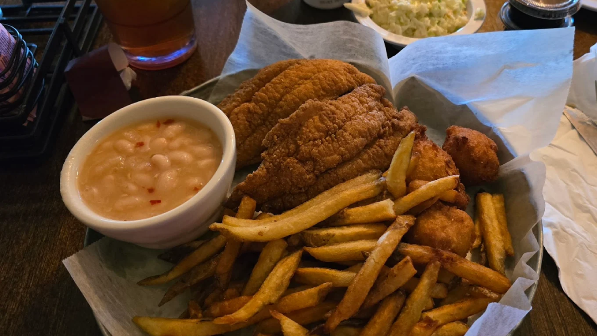 The Tennessee Restaurant Serving Fried Catfish So Good, You'll Crave It All Year
