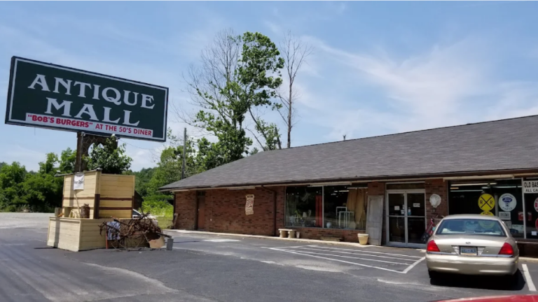 The Underrated Antique Store in Tennessee Where Every Aisle Holds a Surprise