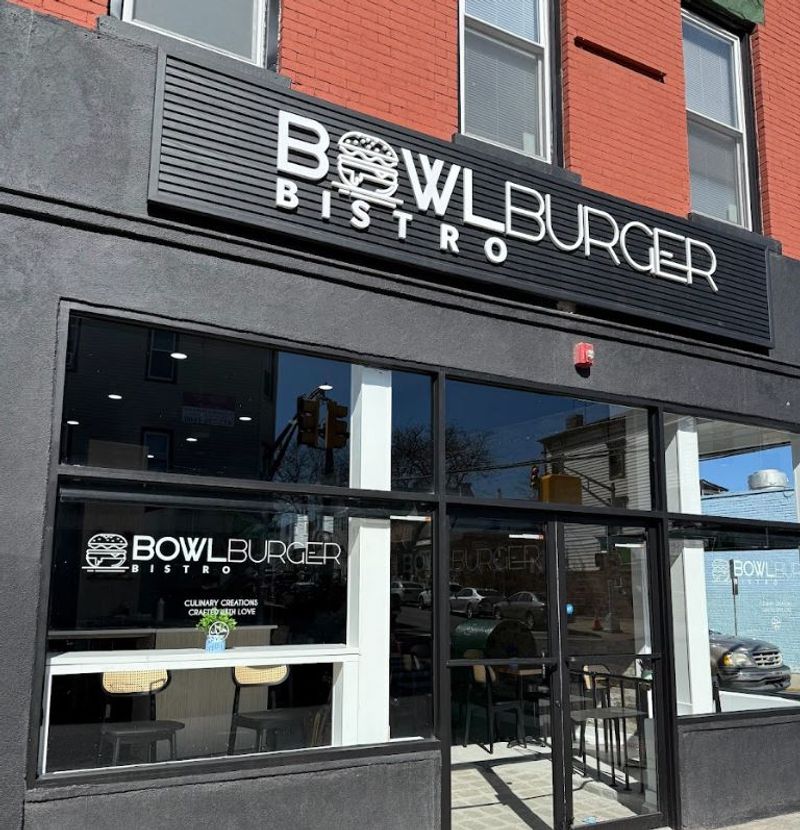 The West Side Avenue Spot Turning Burger Runs Into a Weekly Ritual