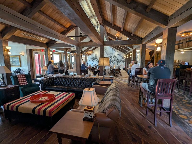 The White Horse Inn, Metamora