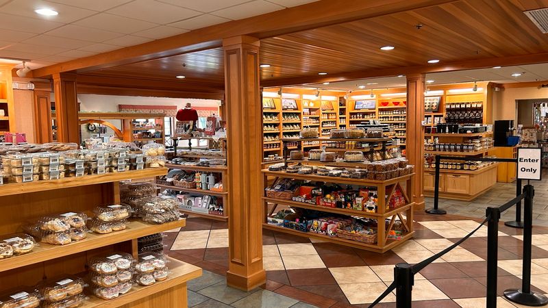 The gift shop and bakery turn a meal into a day trip