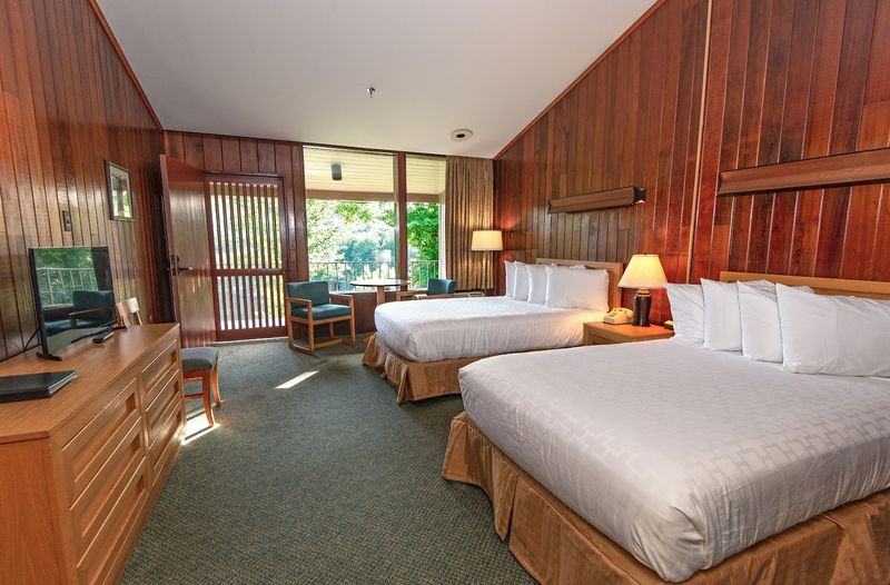 The lodge and cottages keep the stay rustic and easy