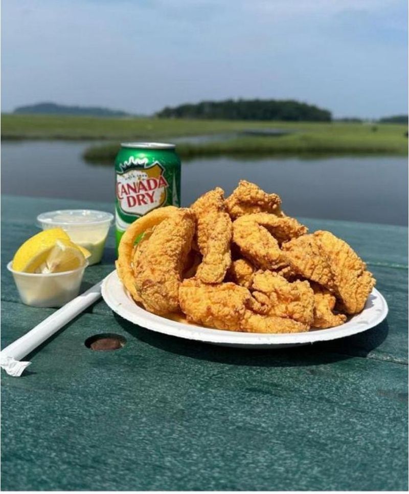 The whole-belly clams everyone comes for
