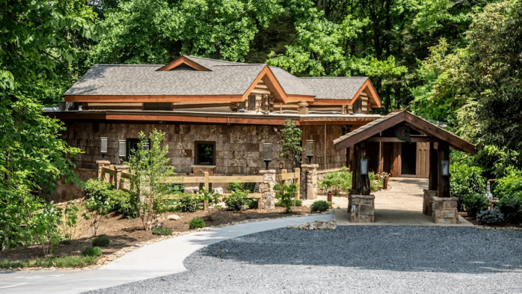 These 11 Haunted Restaurants and Bars in Tennessee Come With a Side of Ghost Stories