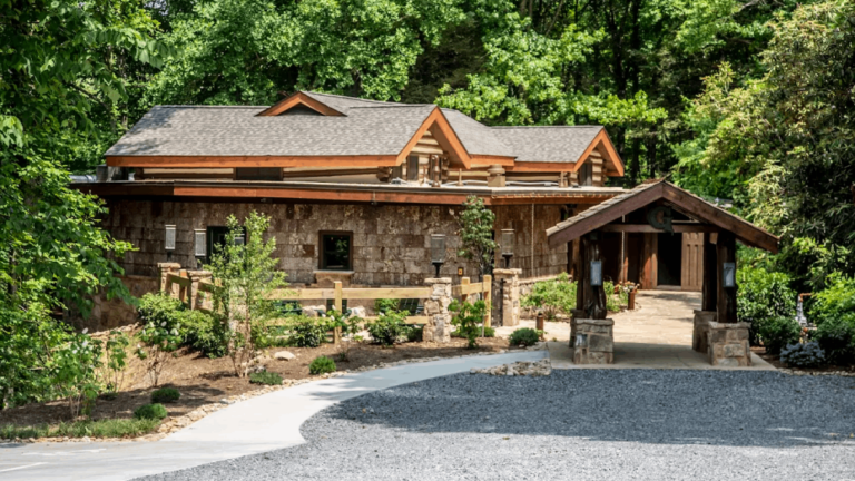 These 11 Haunted Restaurants and Bars in Tennessee Come With a Side of Ghost Stories