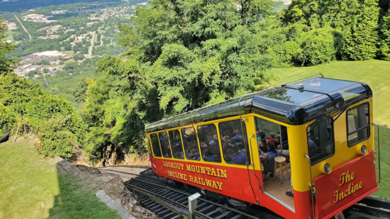 This 100-Year-Old Railway Climbs a Tennessee Mountain for Jaw-Dropping Views