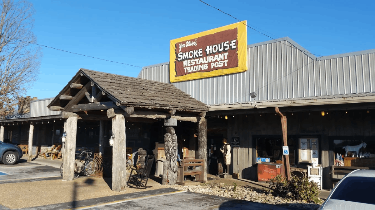 This Giant Tennessee Smokehouse Serves Up a BBQ Feast Worth the Trip