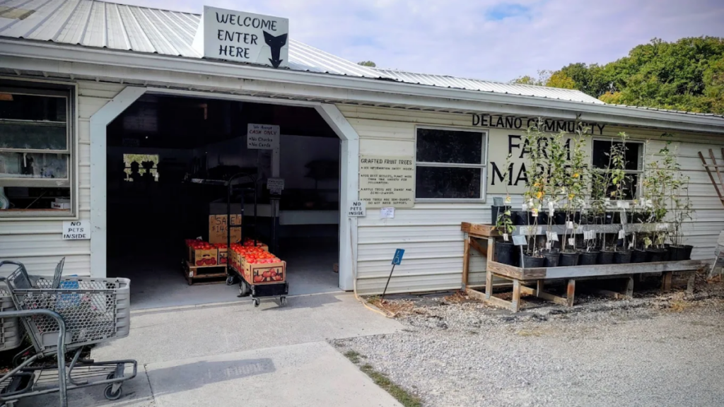 This Massive Mennonite Market In Tennessee Is A Treasure Trove Of Country Goods