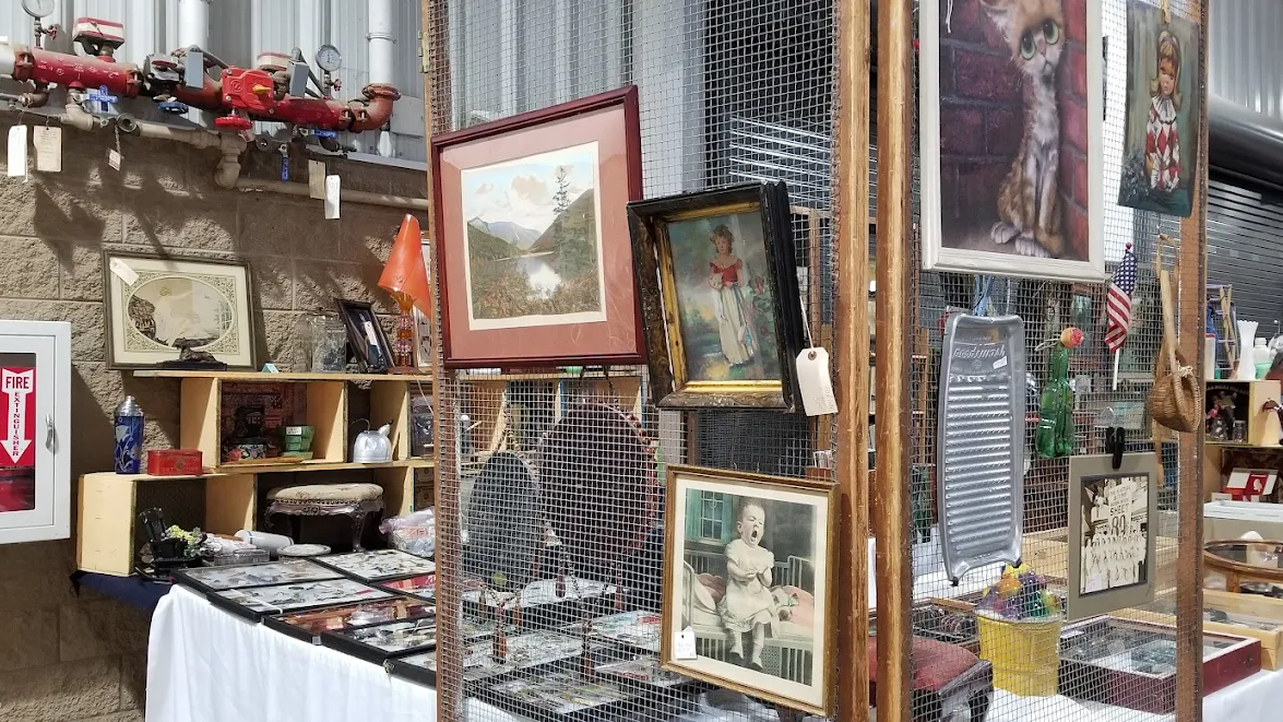 This Massive Tennessee Flea Market Is Full Of Bargains Where $20 Goes A Long Way
