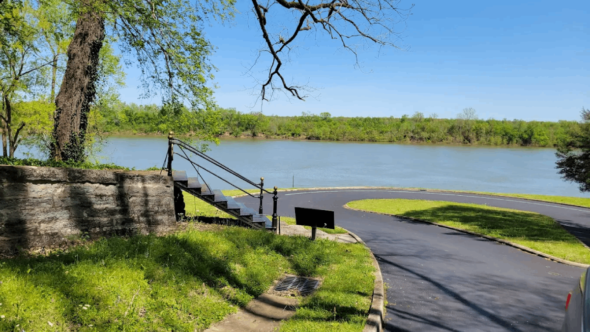 This Quiet Tennessee River Town Is a Hidden Gem for History Lovers and Scenic Strolls
