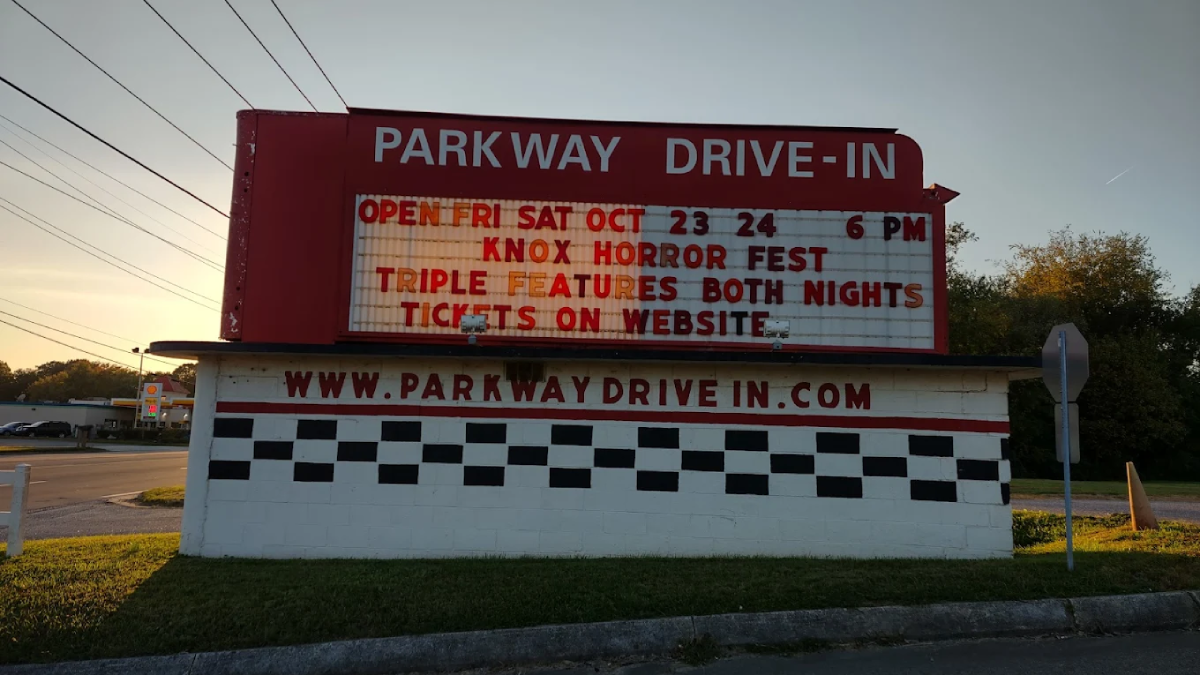 This Retro Tennessee Drive-In Theater Feels Like A Nostalgic Night Out From Another Era