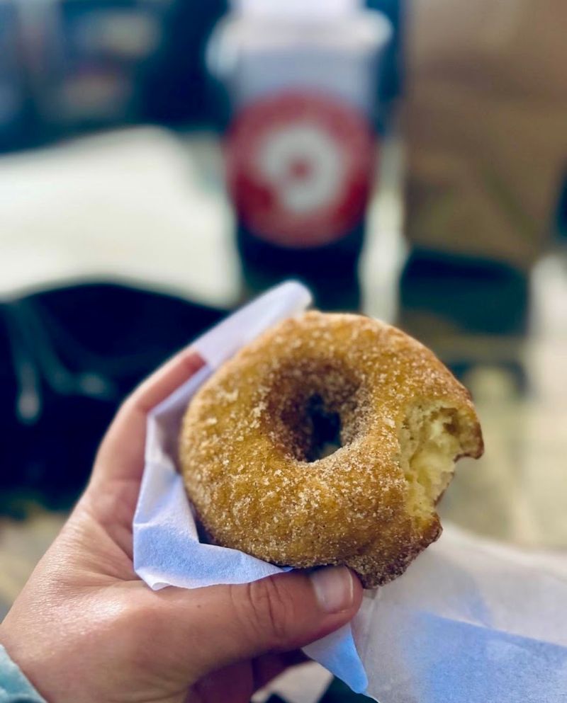 This Tennessee Donut Shop Has Been Worth Waking Up Early For Since 1969 This Tennessee Donut Shop Has Been Worth Waking Up Early For Since 1969
