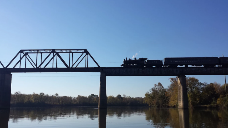 This Tennessee Excursion Train Takes You Past Historic Sites to the Place Where Three Rivers Meet