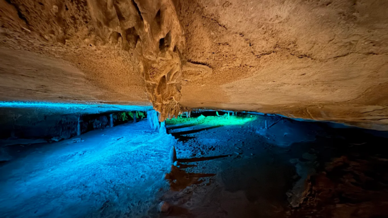 This Tennessee Mountain Hides A Glittering Underground Cavern You Can Walk Through