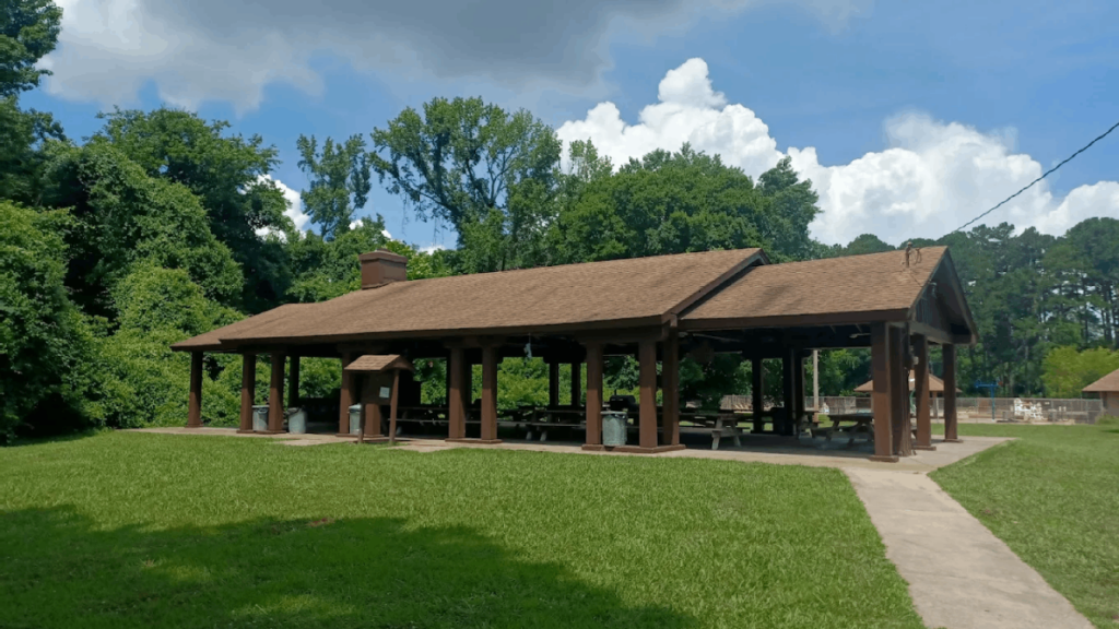 This Tennessee State Park Has Chickasaw Bluffs, Homestead Ruins, and 1,600 Acres Inside the City