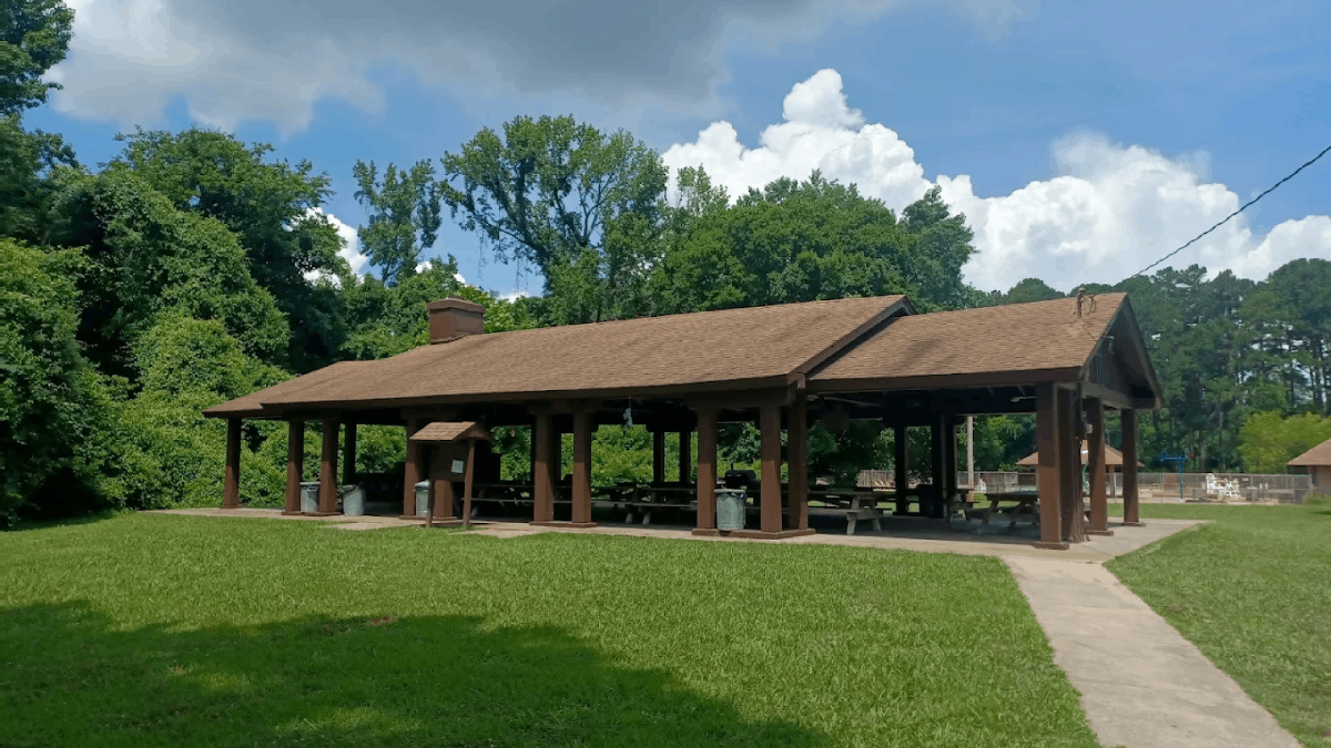This Tennessee State Park Has Chickasaw Bluffs, Homestead Ruins, and 1,600 Acres Inside the City