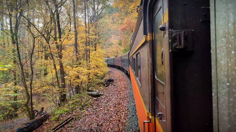 This Tennessee Train Ride Is One of the Most Scenic Ways to See the State