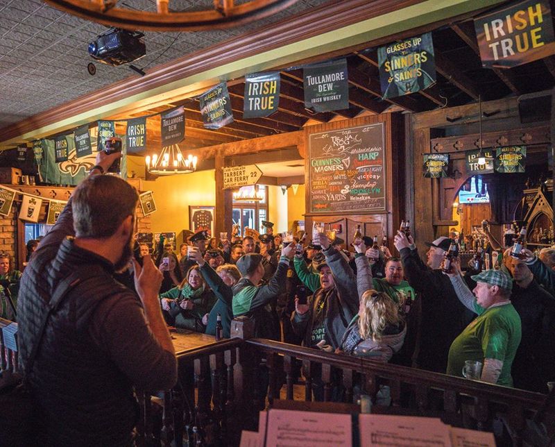 Tir na nOg Irish Pub