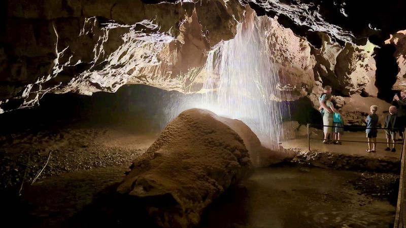 Tuckaleechee Caverns — Townsend