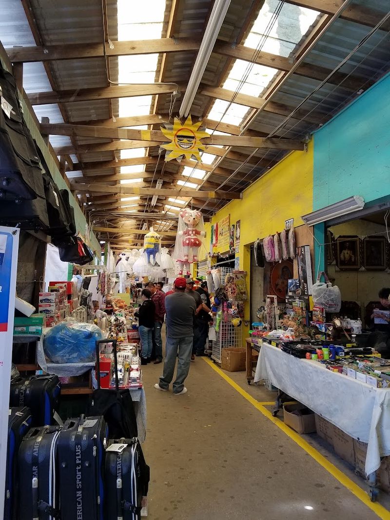 Unbeatable Deals on Electronics, Clothes, and Household Items Unbeatable Deals on Electronics, Clothes, and Household Items