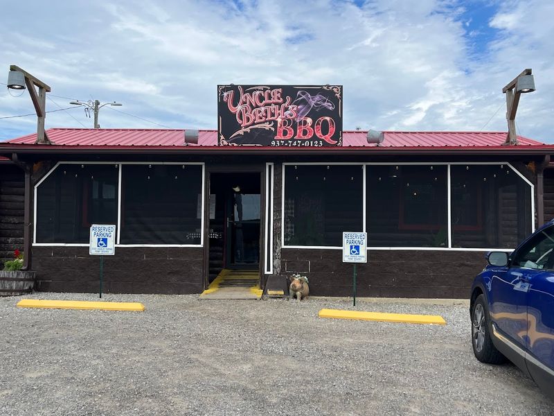 Uncle Beth’s BBQ, North Lewisburg
