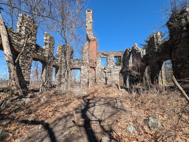 Van Slyke Castle Ruins, Oakland