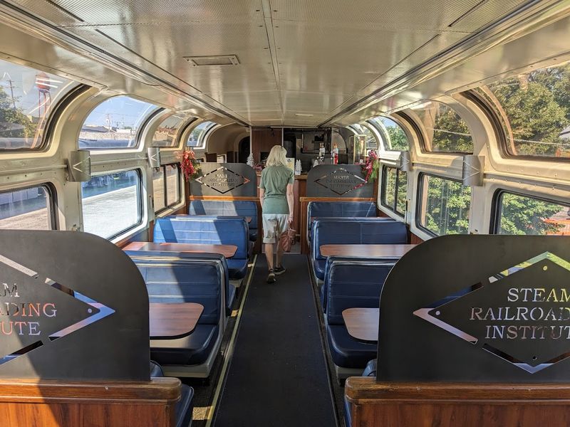 Vintage Passenger Cars — Stepping Into a Different Era