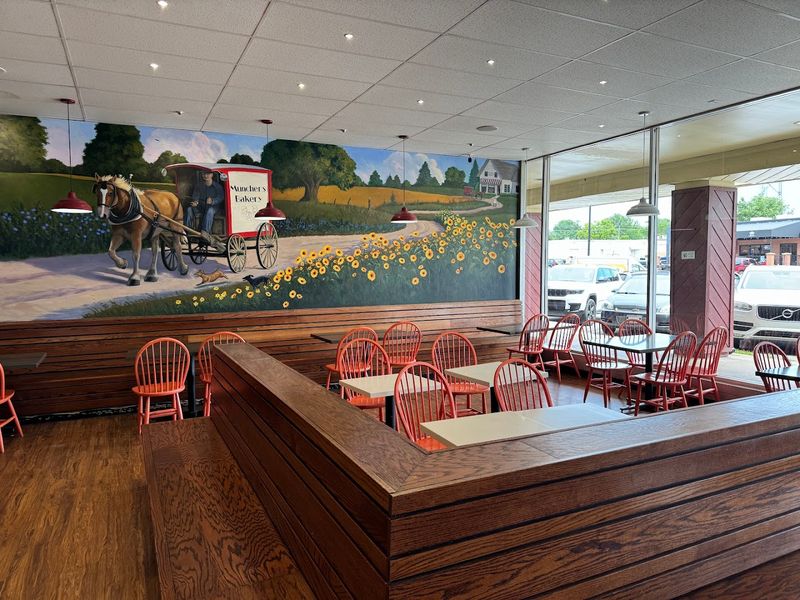 A Bright Bakery With Real Old-School Pull in Kansas A Bright Bakery With Real Old-School Pull in Kansas