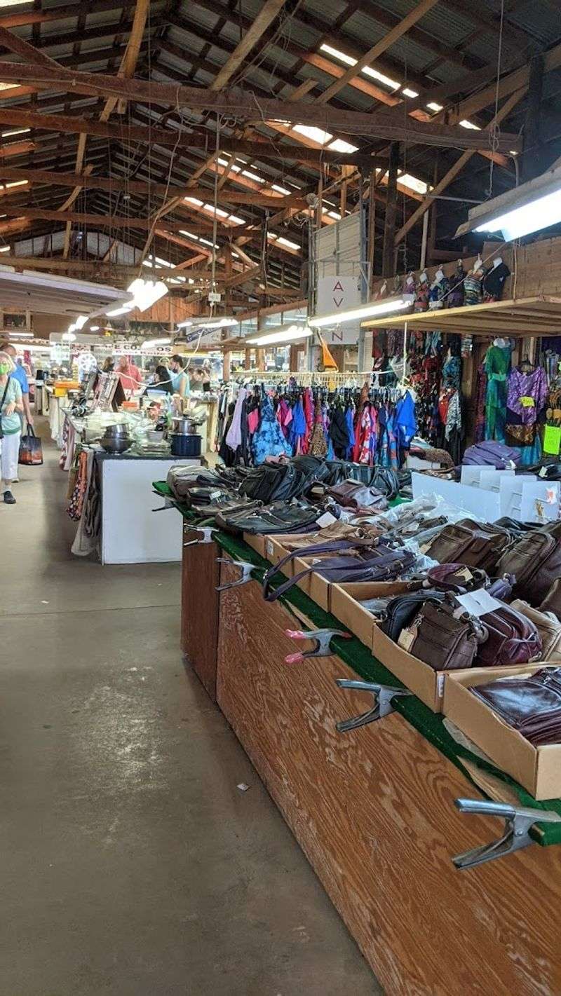 Weekend Treasure Hunting on a Shoestring Budget Weekend Treasure Hunting on a Shoestring Budget