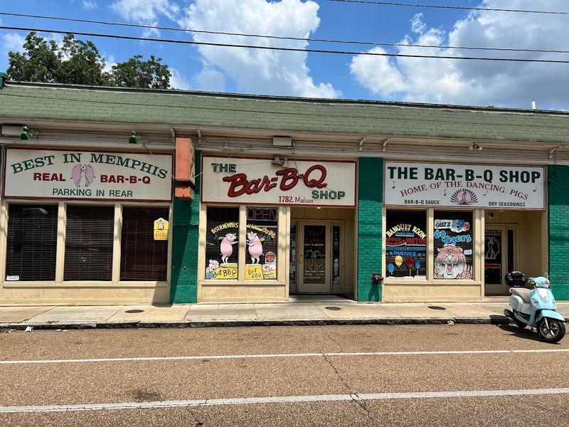 What Makes This Place Feel Like Real Memphis Barbecue
