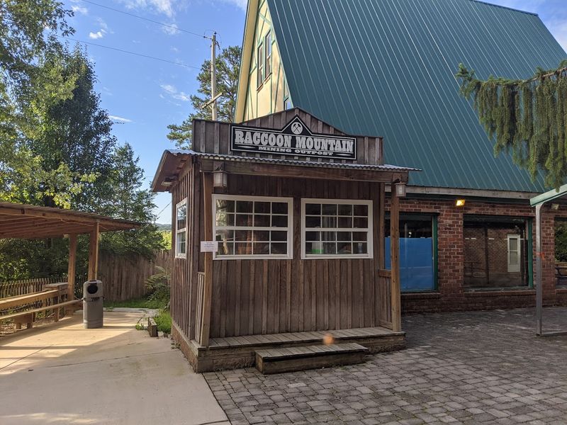 What To Know Before Visiting Raccoon Mountain Caverns In Chattanooga