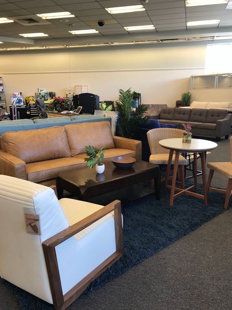 What To Know Before Visiting This Overstock Outlet In Mt. Juliet