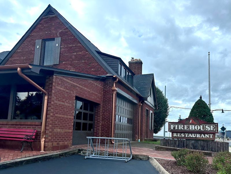 Why BBQ Tastes Even Better In A Building With Firehouse History