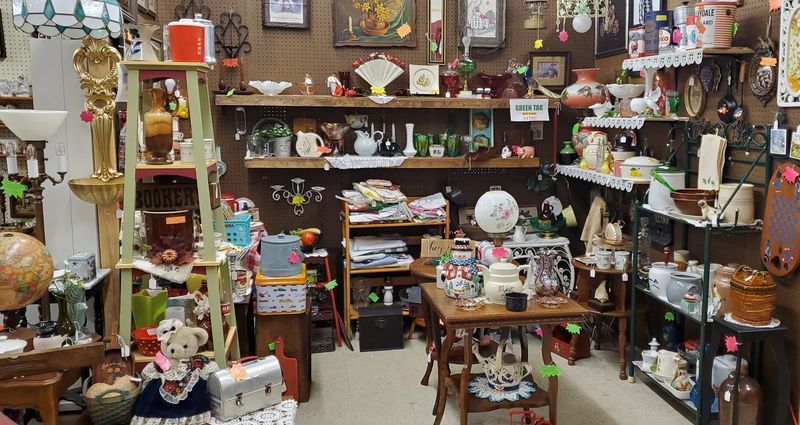 Why Bargain Hunters Is Worth The Trip To South Knoxville