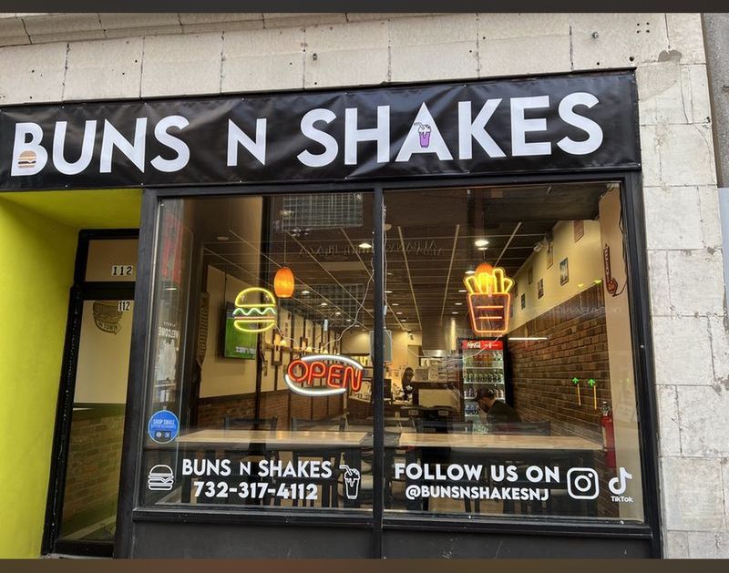 Why Buns N Shakes Has New Brunswick Talking