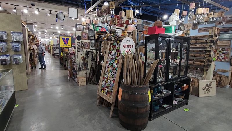 Why Green Olde Deal Antique Mall Belongs on Your Tennessee Road Trip List