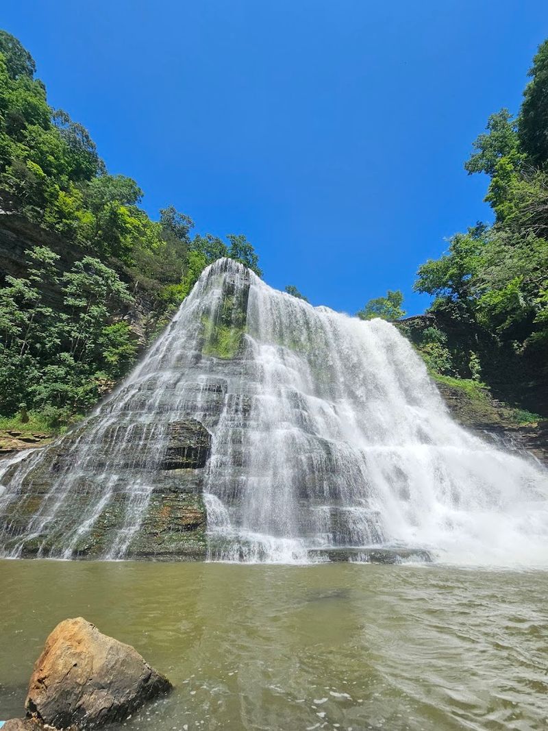 Why Hikers, Photographers, And Nature Lovers Keep Coming Back Why Hikers, Photographers, And Nature Lovers Keep Coming Back