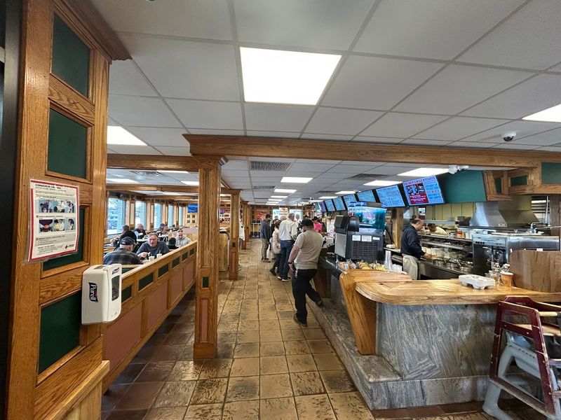 Why Hot Grill Still Feels Like Pure North Jersey