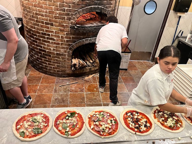 Why Pizza Brutta Is Getting So Much Buzz