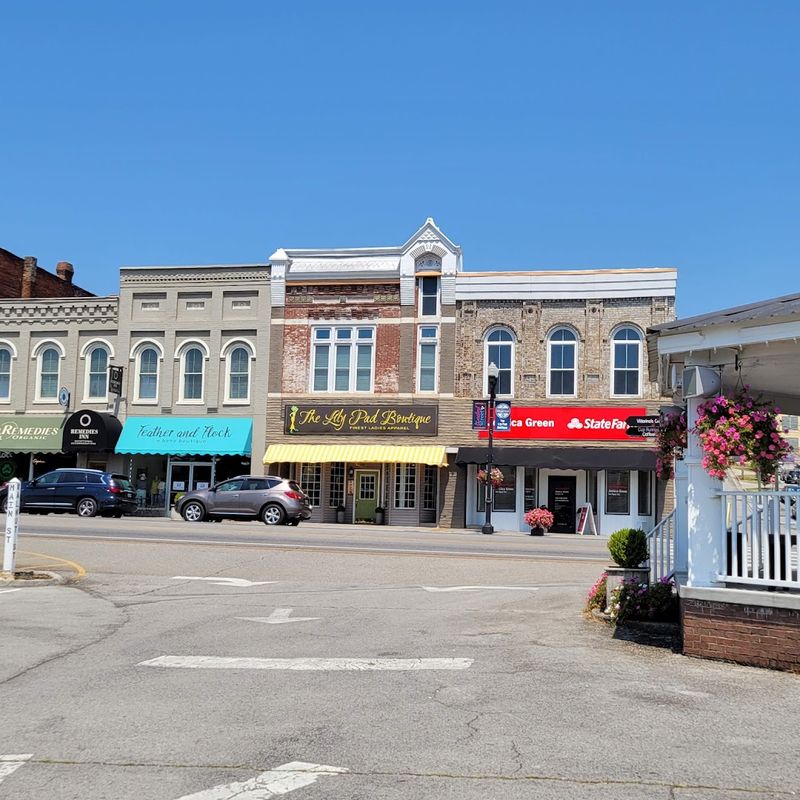 Why Sweetwater Is Such A Welcoming Place To Slow Down
