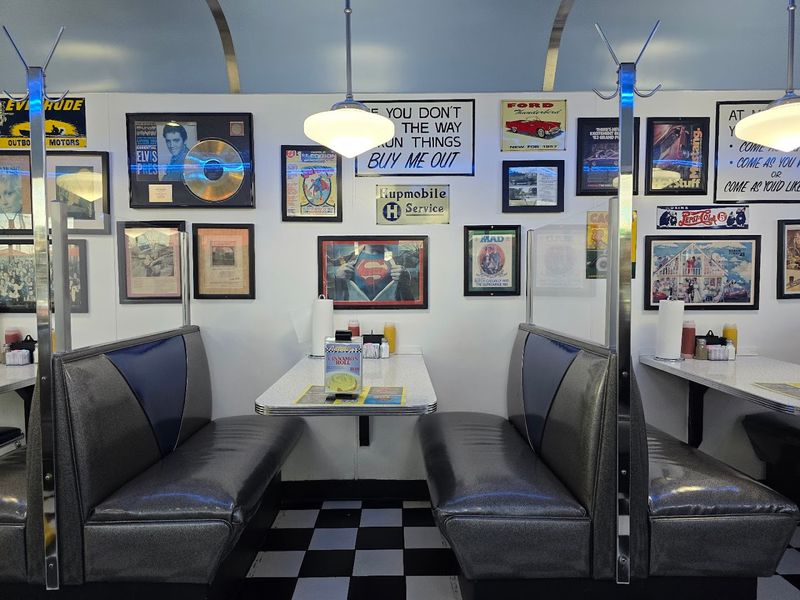 Why This Classic Diner Is Worth Visiting Before a Smoky Mountains Adventure
