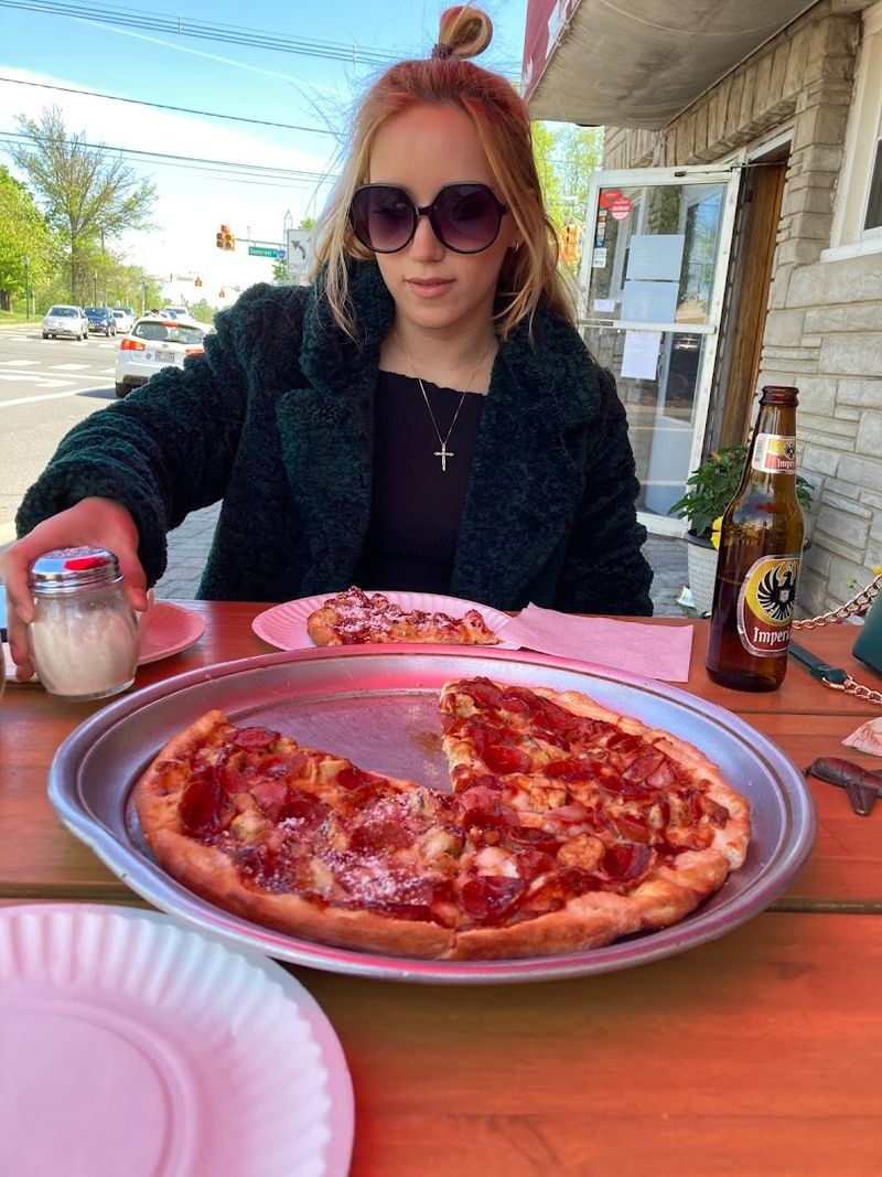 Why This Small New Jersey Pizzeria Is Worth the Trip