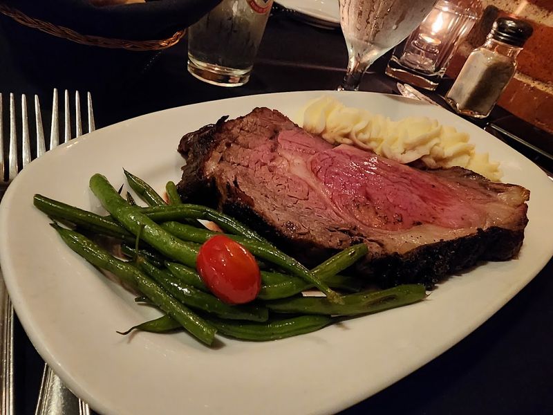 Why the prime rib steals the spotlight Why the prime rib steals the spotlight