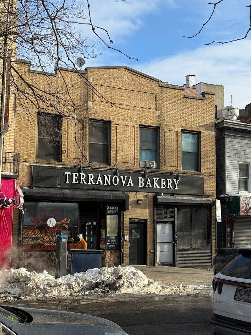 A Bakery That Still Feels Tied to the Neighborhood A Bakery That Still Feels Tied to the Neighborhood