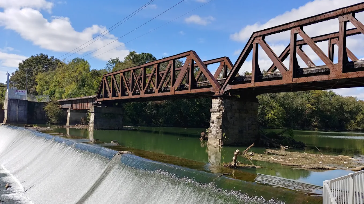 You May Want To Pack Your Bags After One Visit To This Storybook Small Town In Tennessee