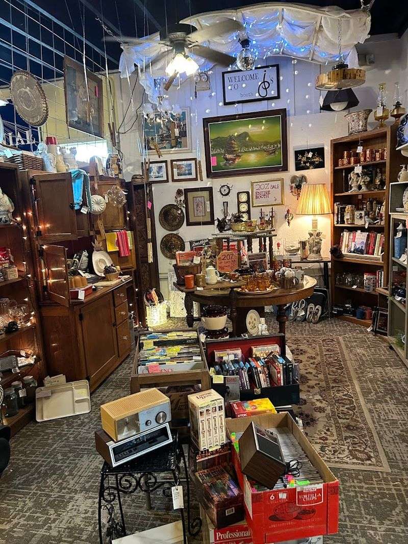 You'll Find Everything From Furniture And Home Décor To Collectibles
